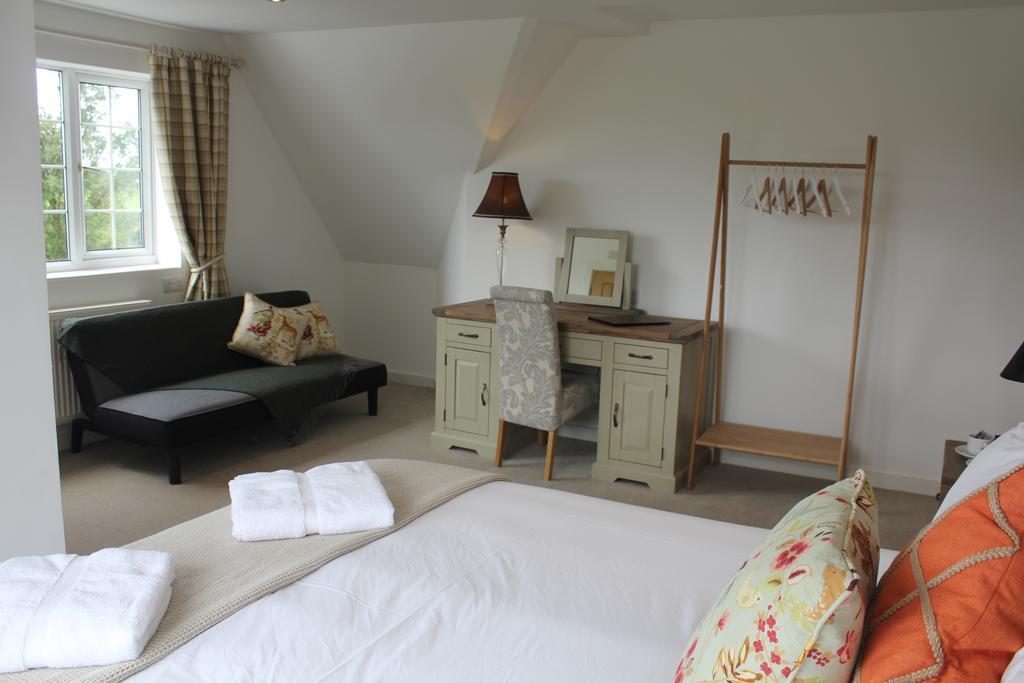 Three Horseshoes Country Inn Барри Экстерьер фото