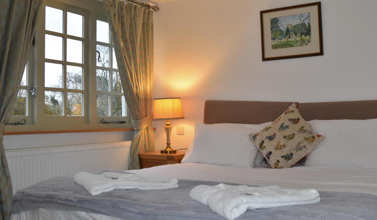 Three Horseshoes Country Inn Барри Экстерьер фото