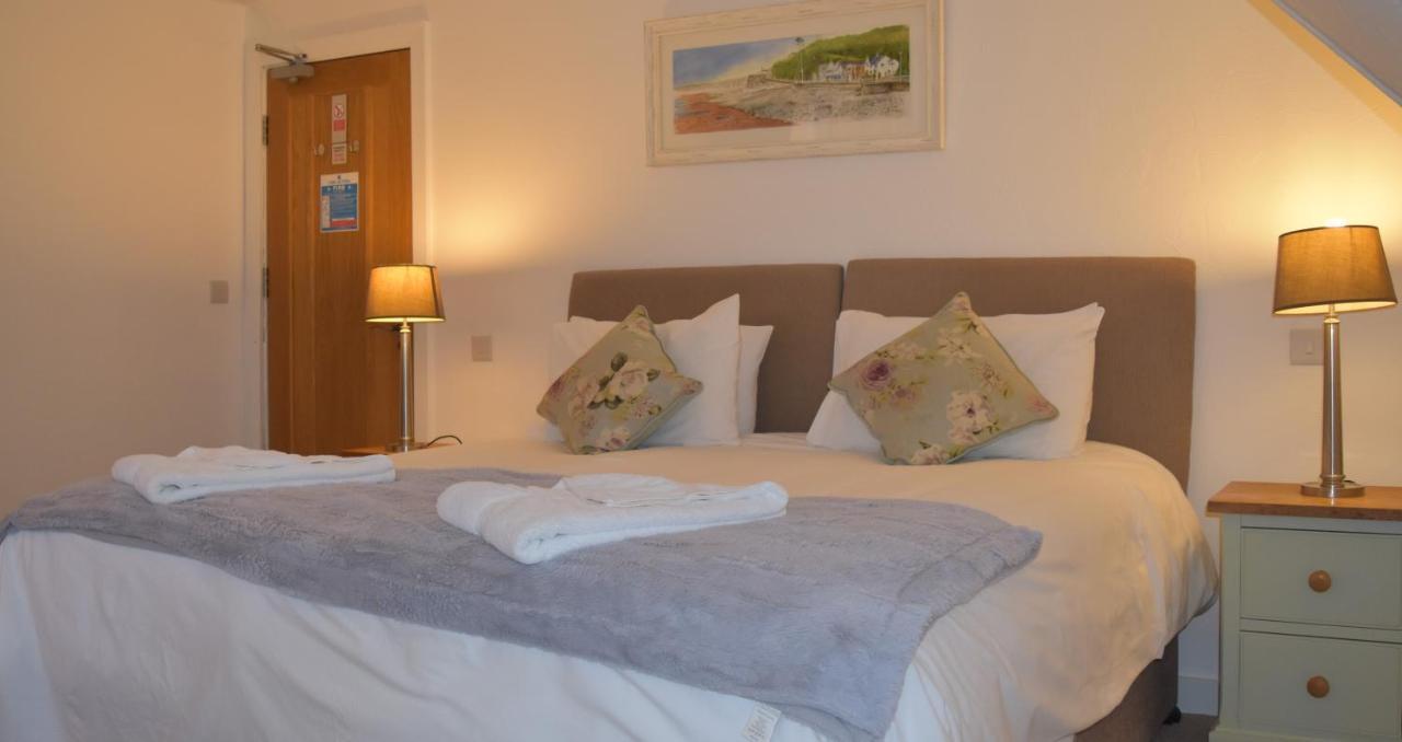 Three Horseshoes Country Inn Барри Экстерьер фото
